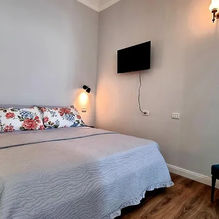 Suite83 *