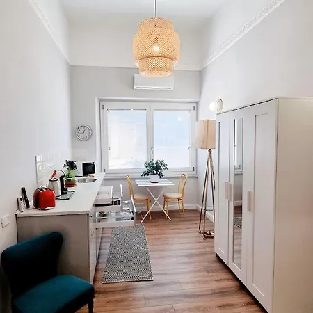 Suite83 *